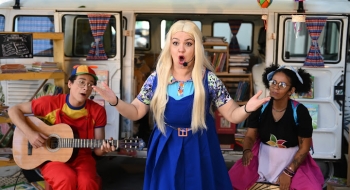 Prefeitura de Goiânia promove projetos itinerantes para incentivar leitura crítica e reflexiva nas escolas municipais